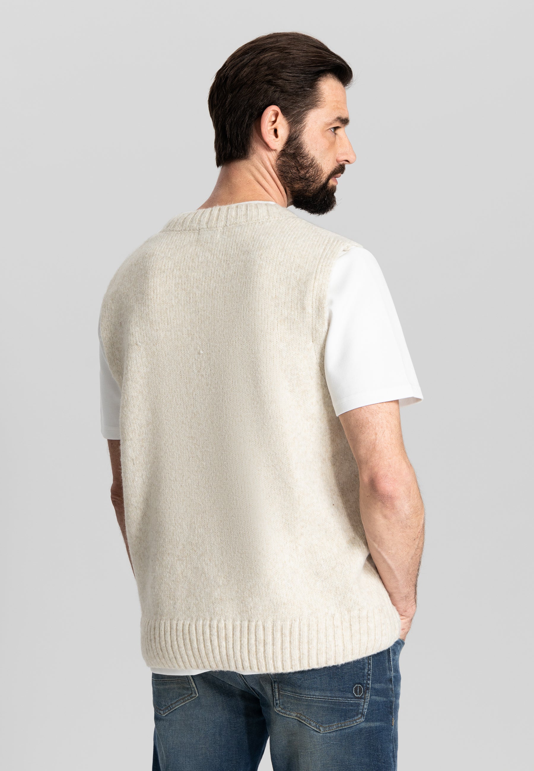 Hugin Vest in Cream by Dstrezzed