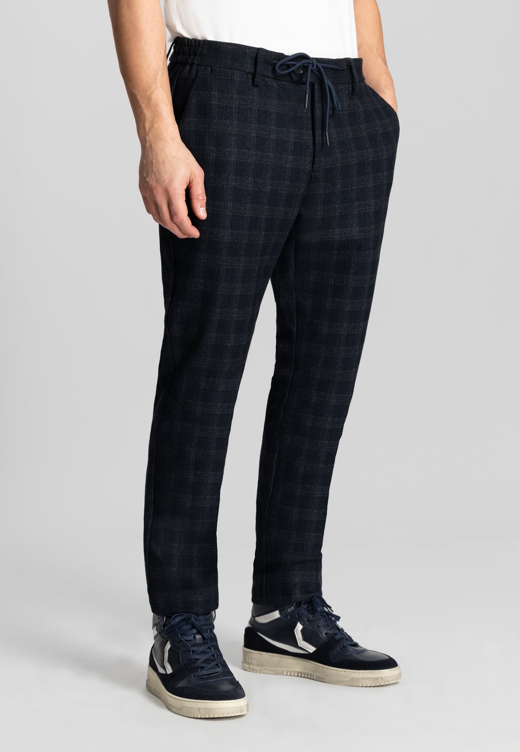 Checked Lancaster Jogger by Dstrezzed