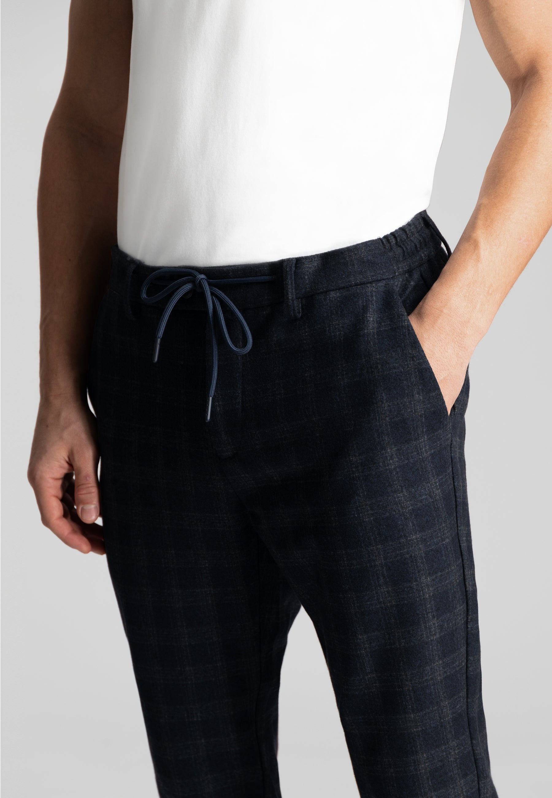 Checked Lancaster Jogger by Dstrezzed