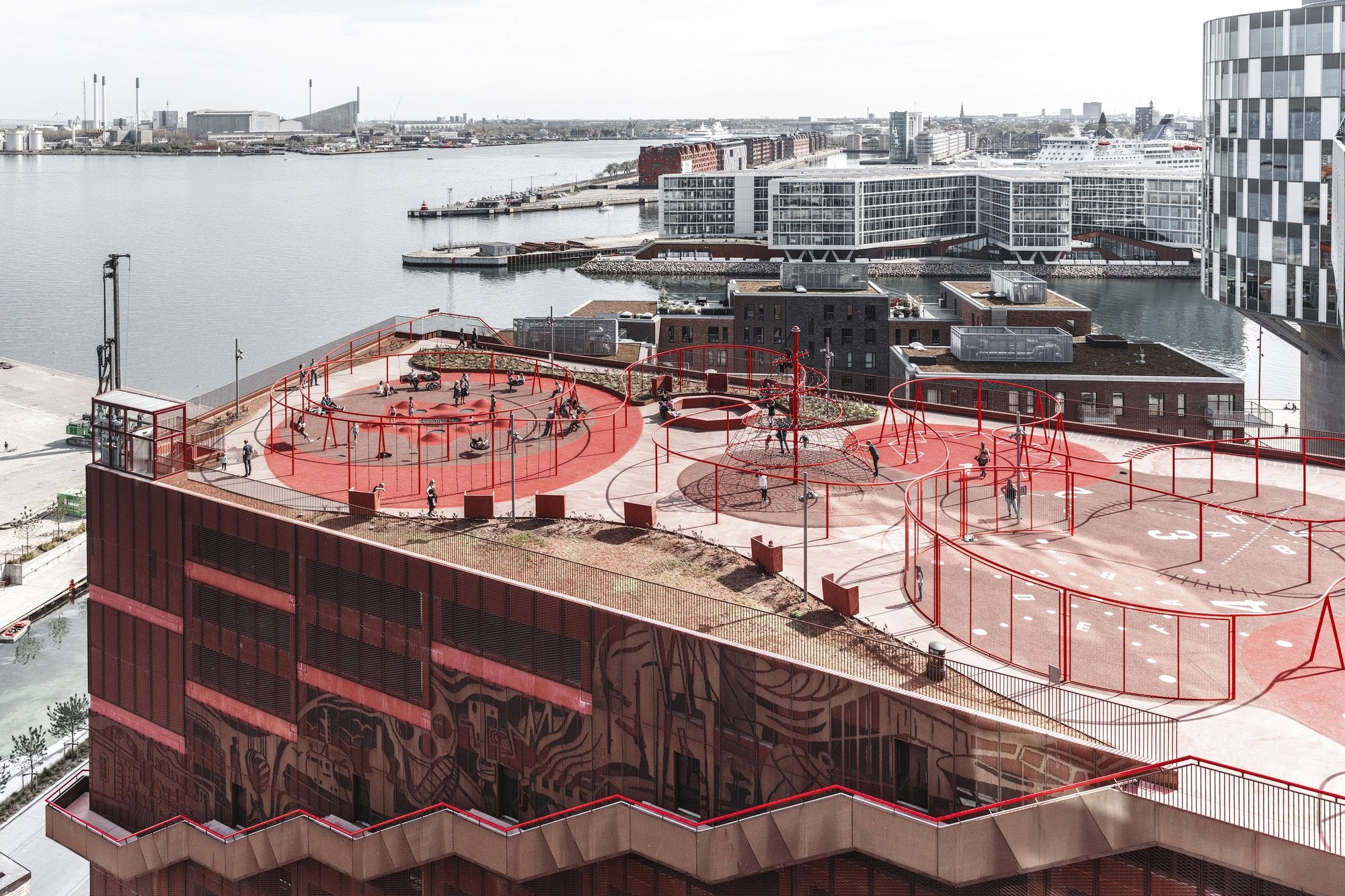 THE IDEAL CITY  - EXPLORING URBAN FUTURES